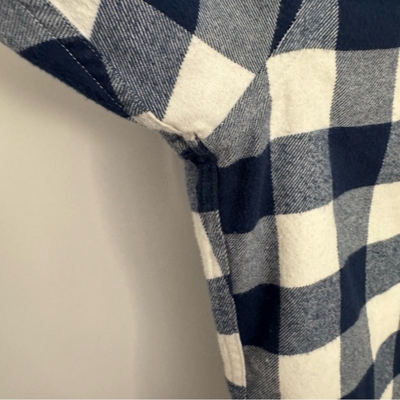 UNIQLO flannel checked shirt, buttoned down collar, long sleeve, unisex. - Picture 3 of 6
